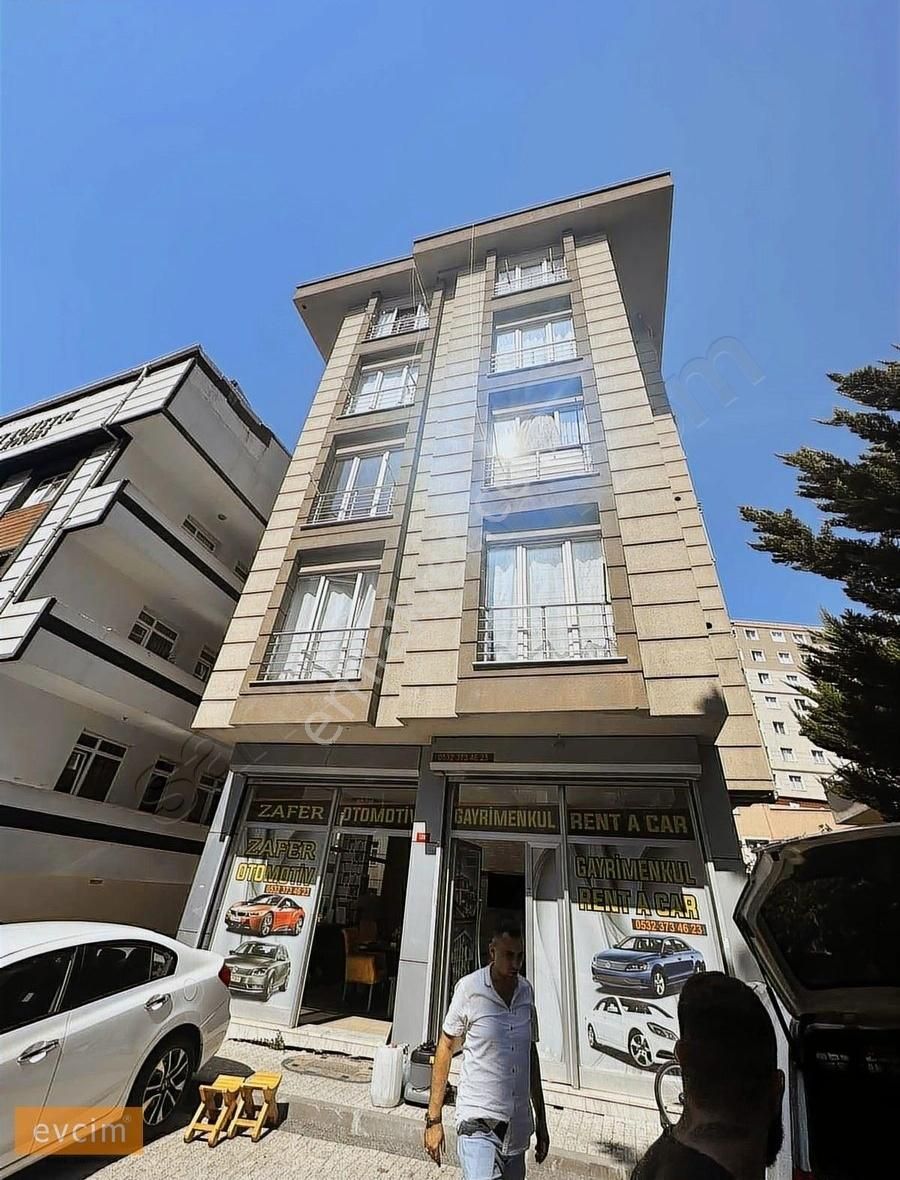 Ümraniye Çakmak Kiralık Daire Evcim'den Tavukçuyolu Caddesi Üzerinde Arakat Asansörlü 2+1