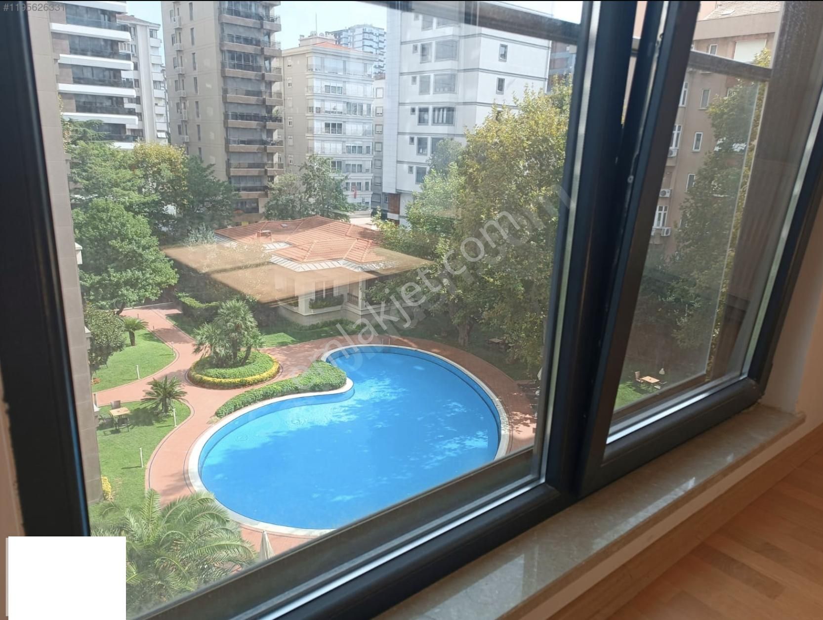 Kadıköy Göztepe Satılık Daire Armadadan Taşmektep Sokakta 4 Yıllık Binada 120m2 3+1