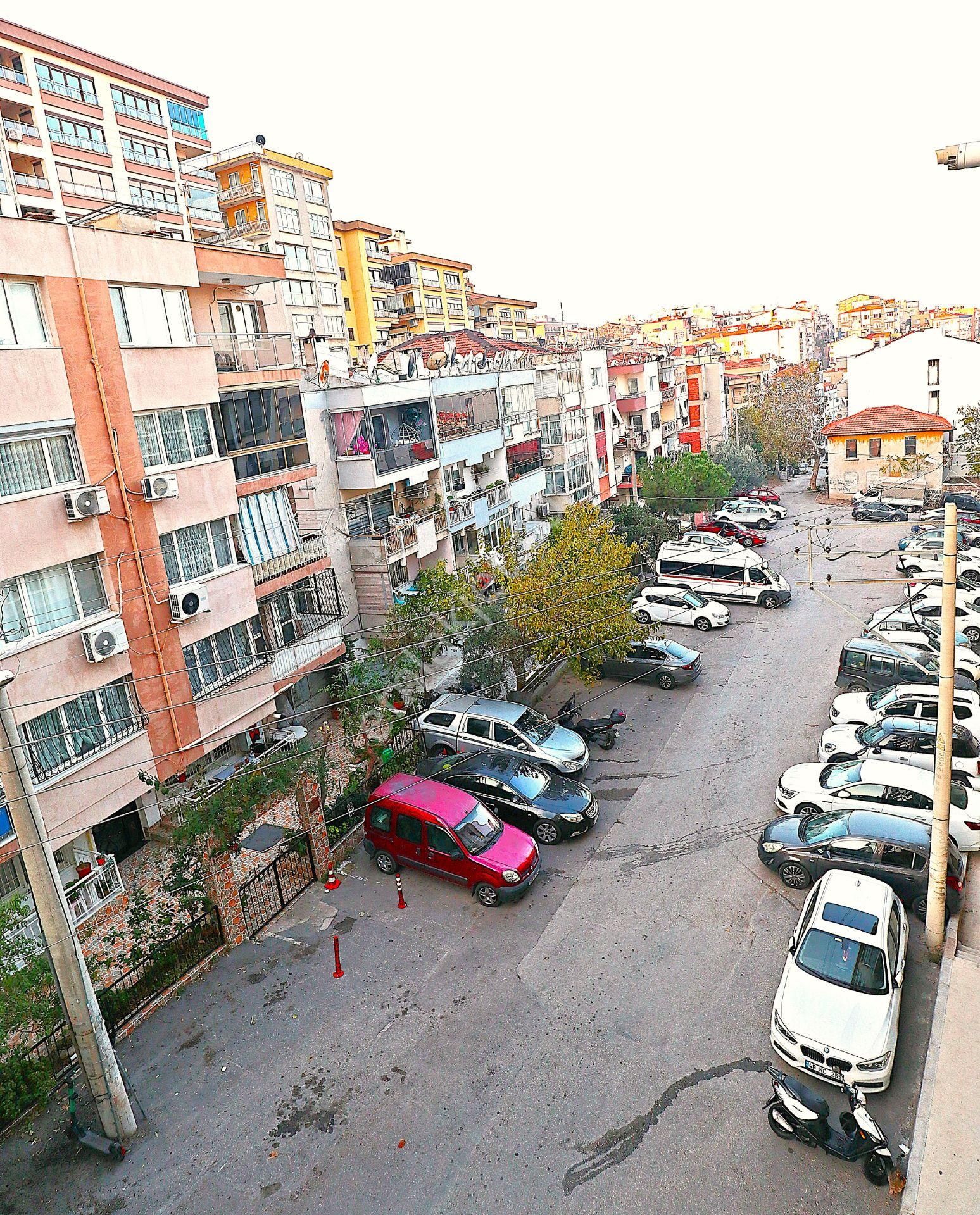 Acil Satılık 10 Yaşında Asansörlü,otoparklı Arakat Köşe Daire - Görsel 16
