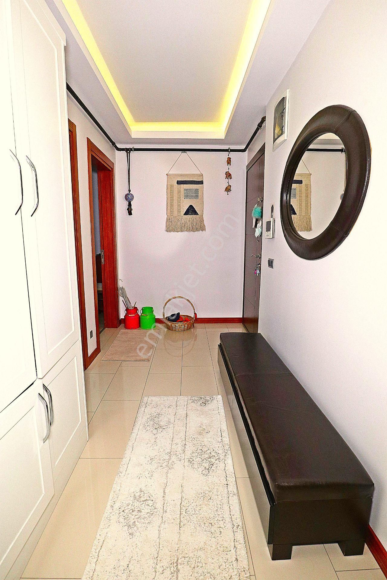 Acil Satılık 10 Yaşında Asansörlü,otoparklı Arakat Köşe Daire - Görsel 20