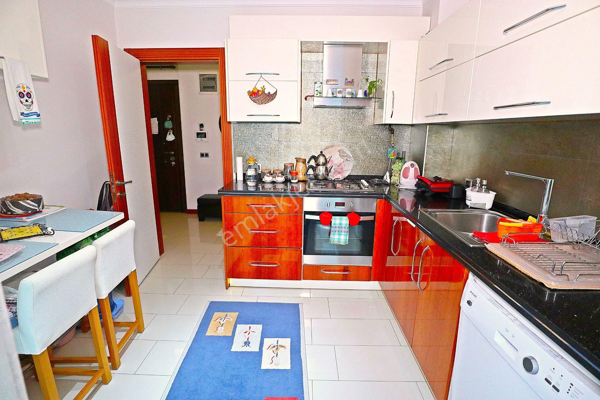 Acil Satılık 10 Yaşında Asansörlü,otoparklı Arakat Köşe Daire - Görsel 11