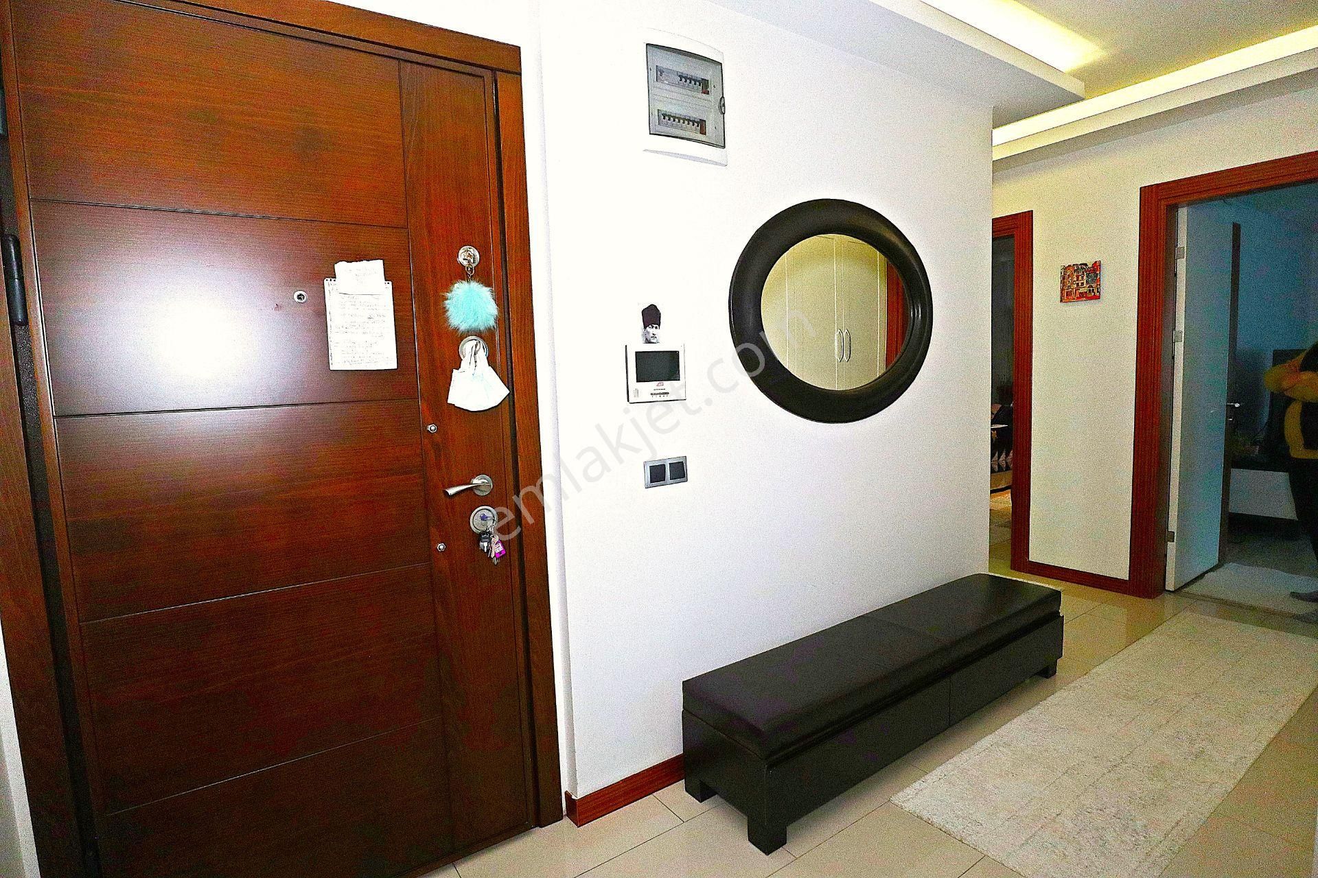 Acil Satılık 10 Yaşında Asansörlü,otoparklı Arakat Köşe Daire - Görsel 9