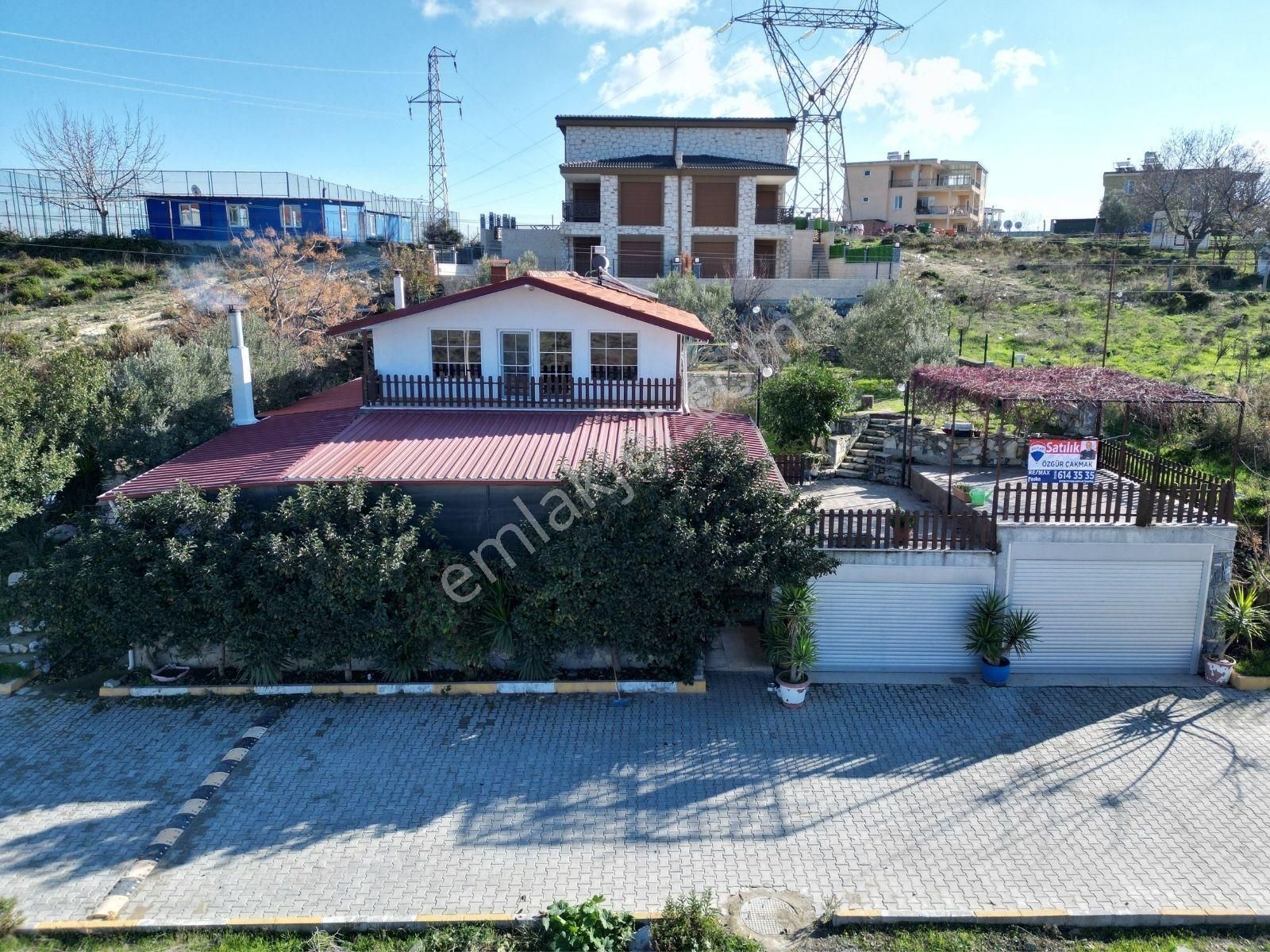 Kuşadası Yaylaköy Satılık Müstakil Ev Kuşadası Yaylaköy'de 508 M2 Arsalı 3+1 Satılık Deniz Manzaralı Müstakil Ev