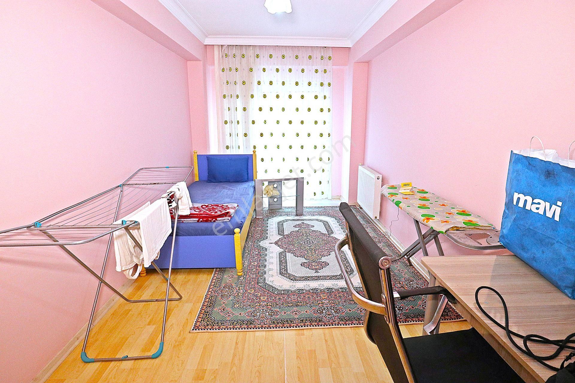 Deniz Manzaralı 200 M2 10 Yaşında Asansörlü,otoparklı Arakat Köşe Geniş Daire - Görsel 17