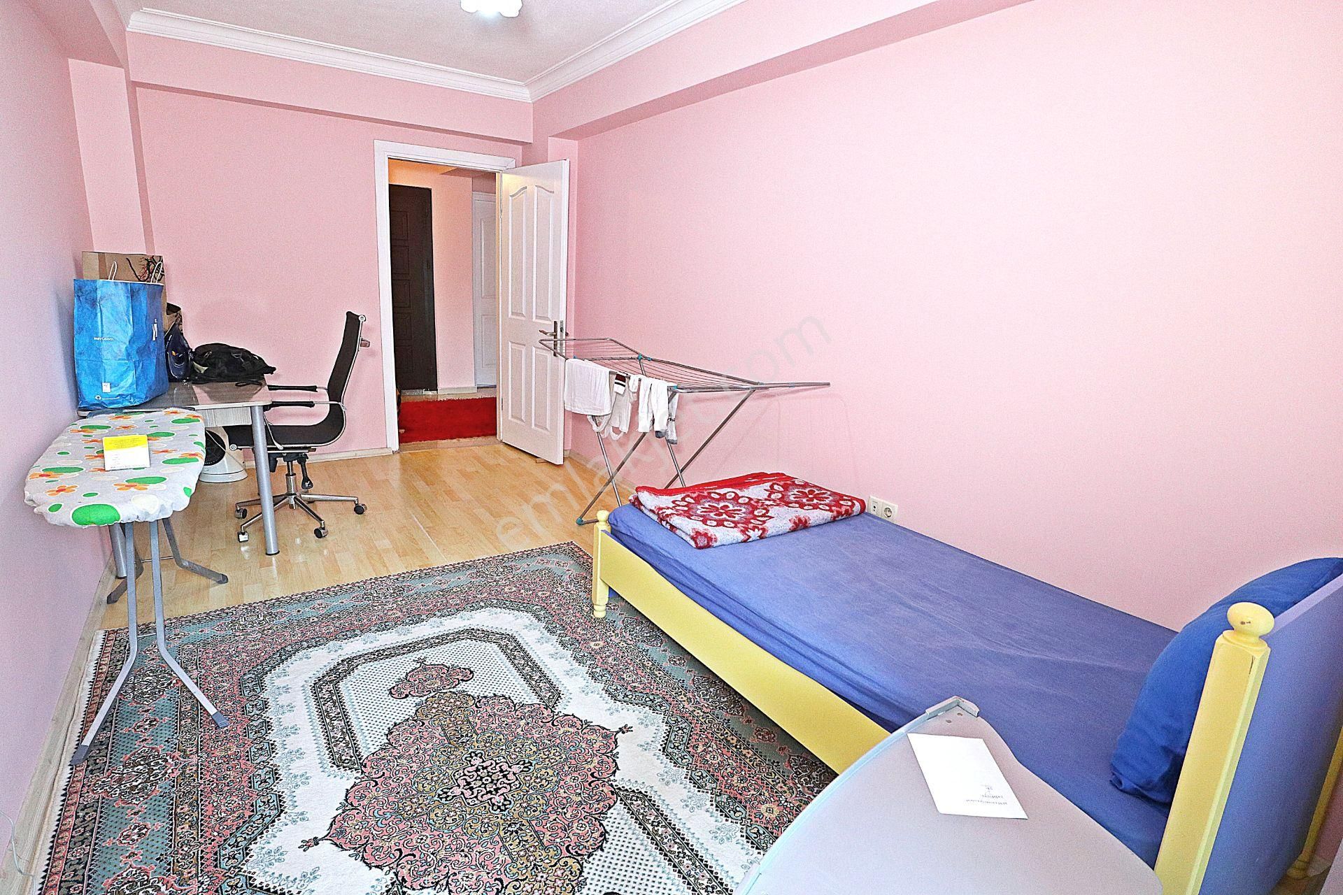 Deniz Manzaralı 200 M2 10 Yaşında Asansörlü,otoparklı Arakat Köşe Geniş Daire - Görsel 18