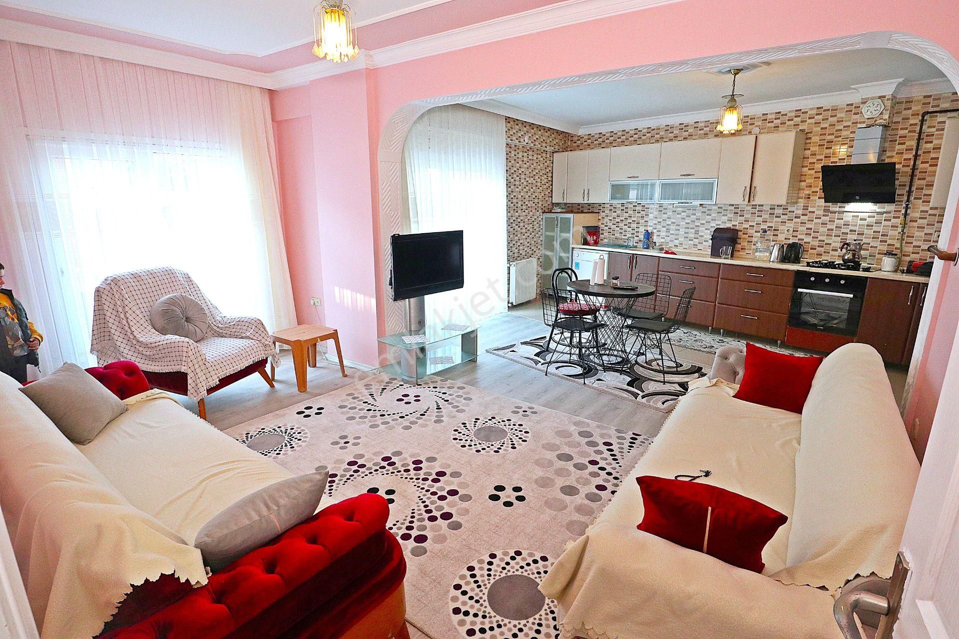 Deniz Manzaralı 200 M2 10 Yaşında Asansörlü,otoparklı Arakat Köşe Geniş Daire - Görsel 6