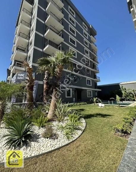 Menemen Ulus Kiralık Daire Koyundere Ana Cadde Üstünde Site İçinde Havuz Cepheli 1+1