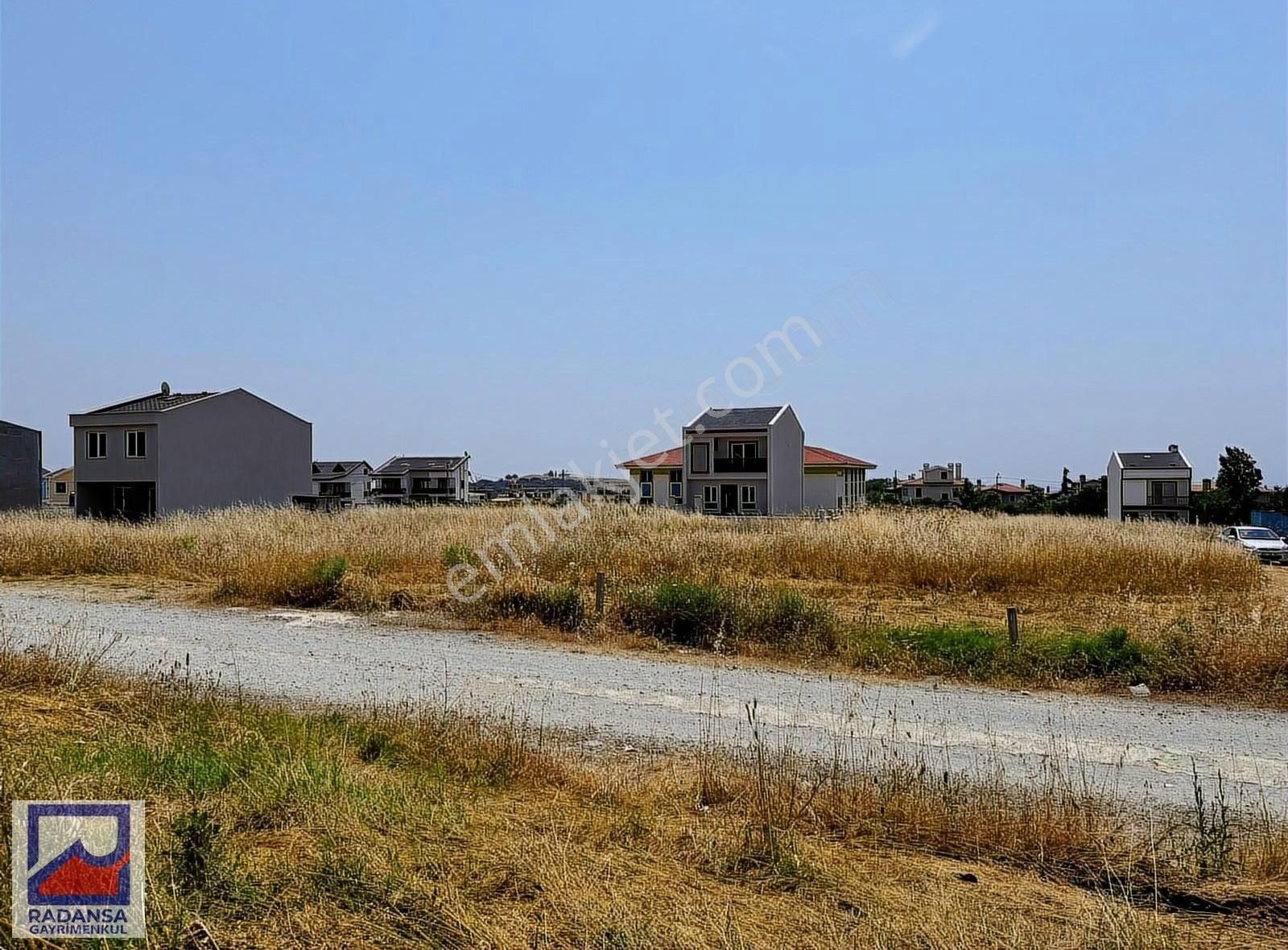 Silivri Çanta Balaban Satılık Villa İmarlı Silivri Çanta Balaban'da Site İçerisinde İnşaata Hazır Arsa