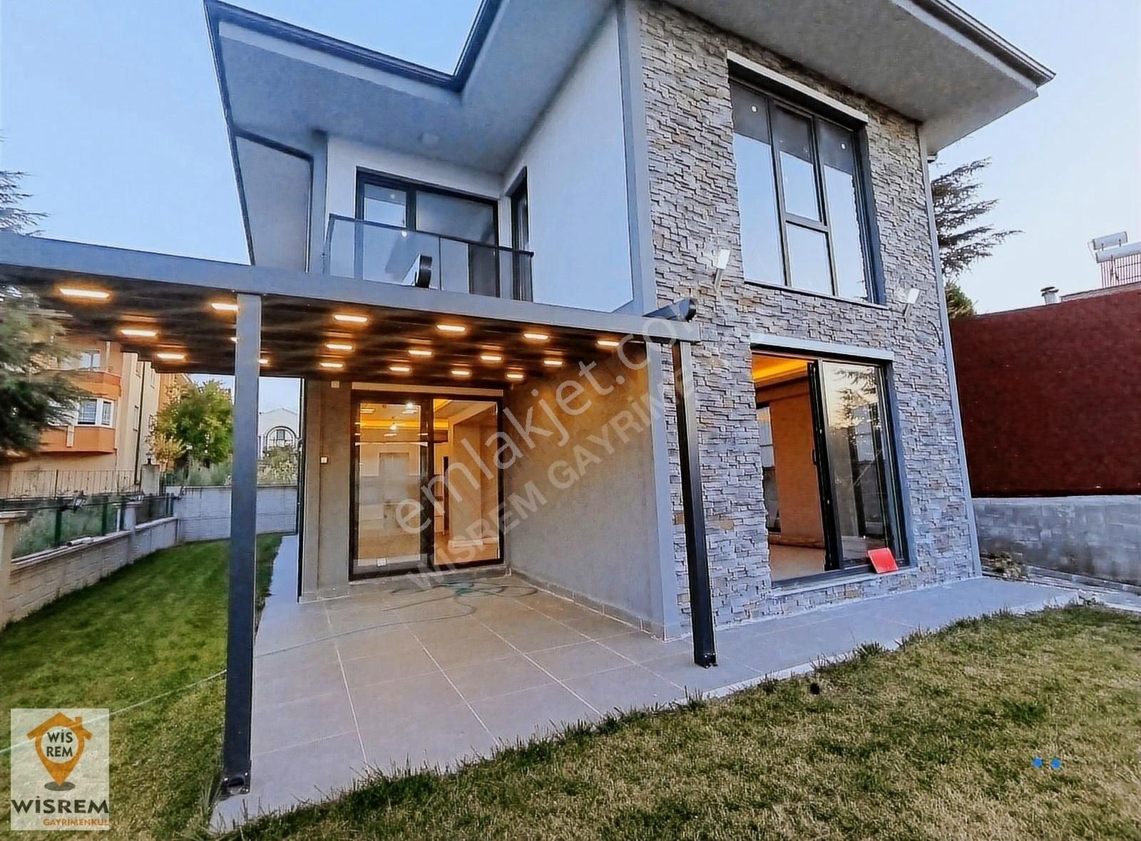 Başiskele Kılıçarslan Satılık Villa Başiskele Bahcecikte Deniz Manzaralı 4+1 Satılık Villa