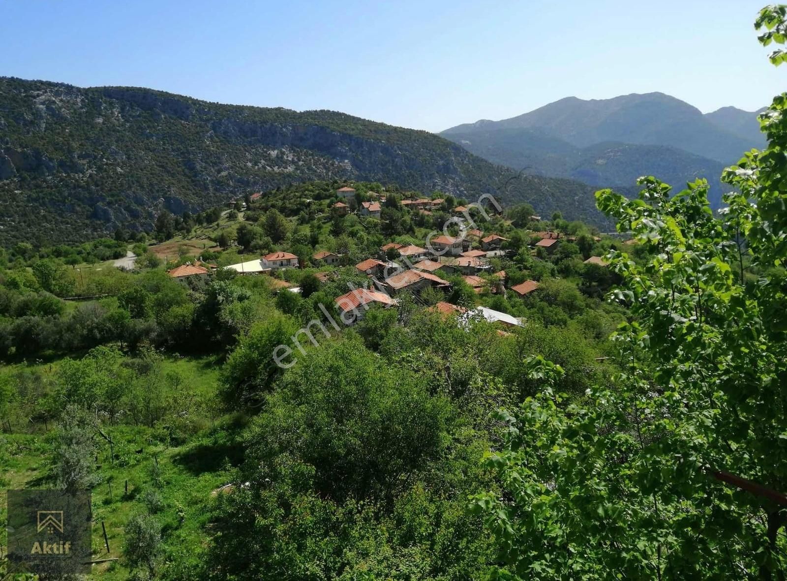 İbradı Ürünlü Satılık Tarla Ürünlüde Ana Yol Üzeri Acil