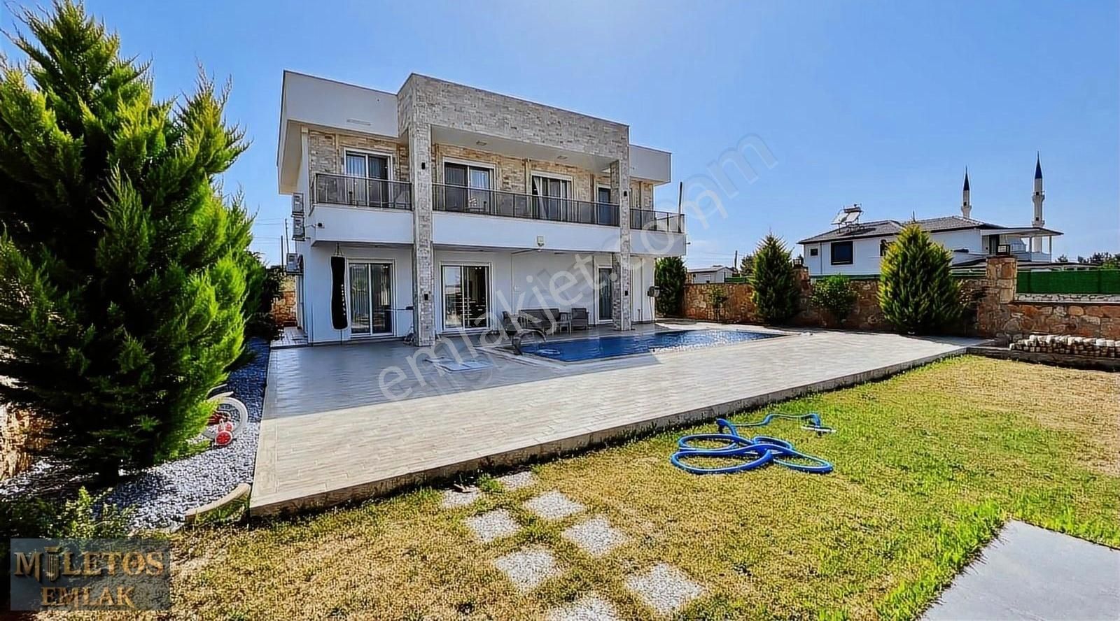 Didim Ak Yeniköy Satılık Villa Misafirhaneli Full Eşyalı 700m2 Arsa İçinde 4+1 Lüks Villa