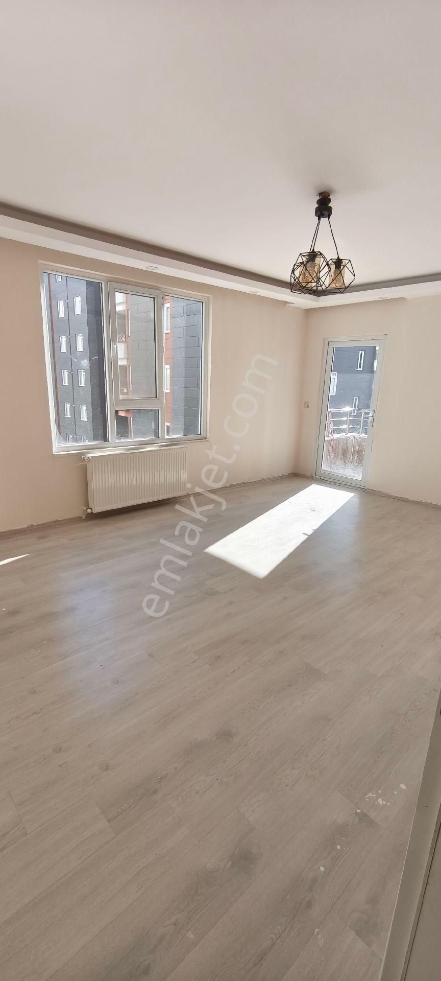 Haliliye Karsıyaka Kiralık Daire Üstün Emlaktan Kiralık Daire 3+1