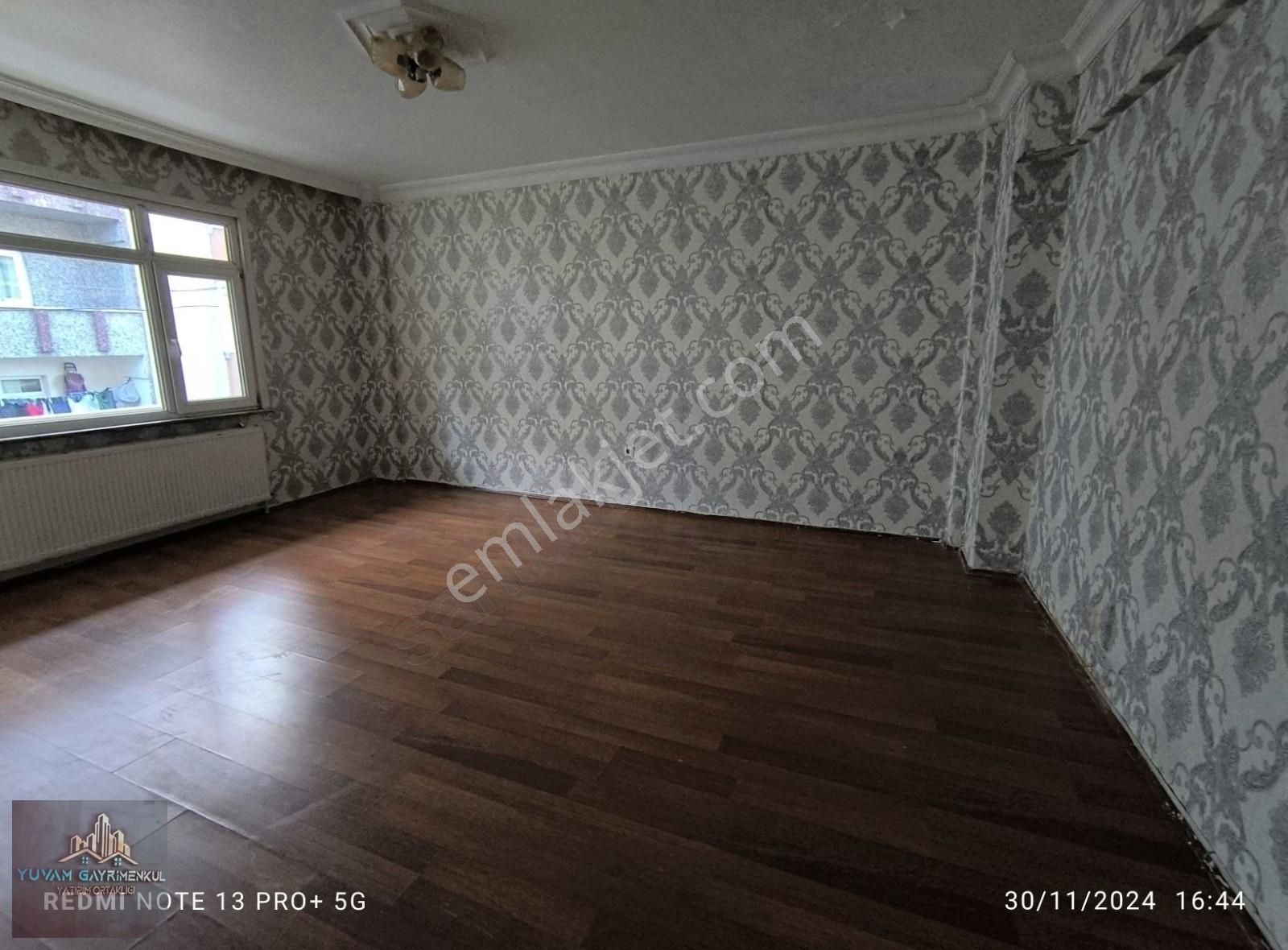 Esenler Fatih Kiralık Daire Yuvam Gayrimenkul'den 2+1 120 M2 Ara Kat Geniş Kiralık Daire