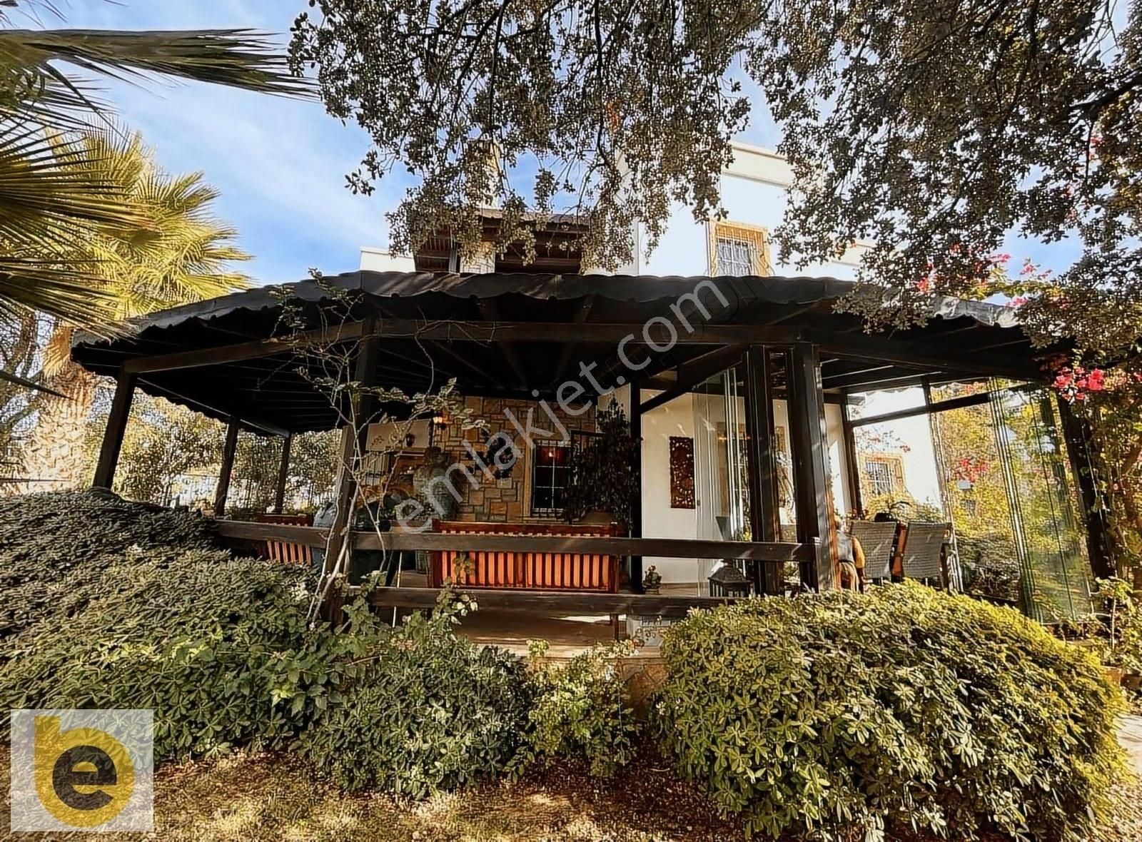 Bodrum Koyunbaba Satılık Villa Koyunbaba'da Site İçinde Geniş Bahçeli 3+1 Satılık Bohem Villa