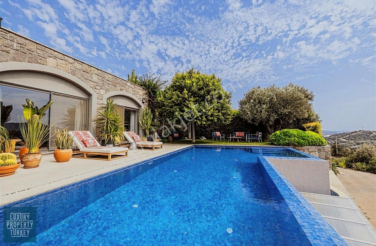 Bodrum Yakaköy Satılık Villa Modern, Tek Katlı, Müstakil Havuzlu, Bahçeli 3+1 Villa