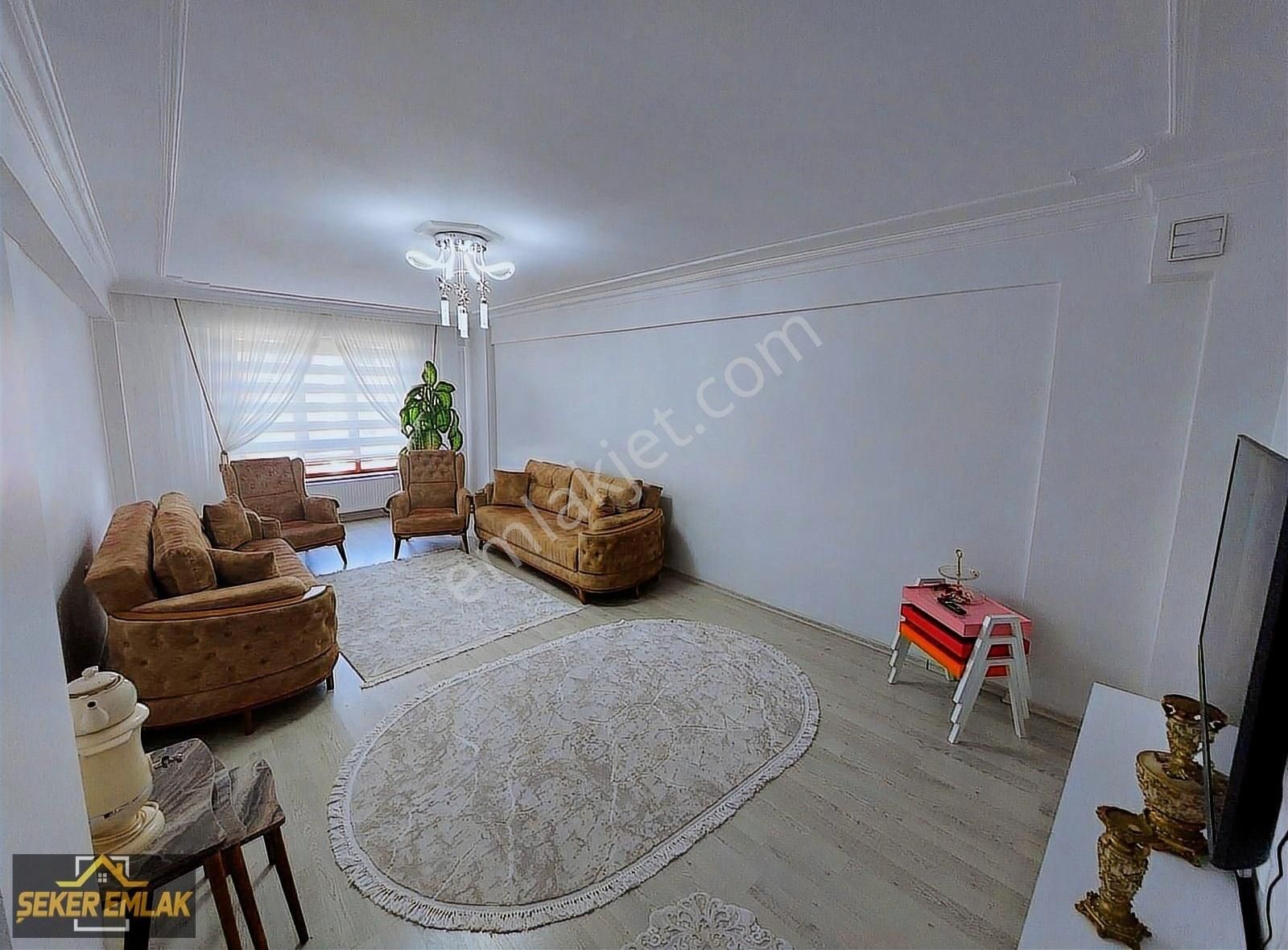 Odunpazarı Emek Satılık Daire Şekerden Ertaş Cad.sine 20m Mesafde 140 M² 3+1 Özel Garjlı Daire