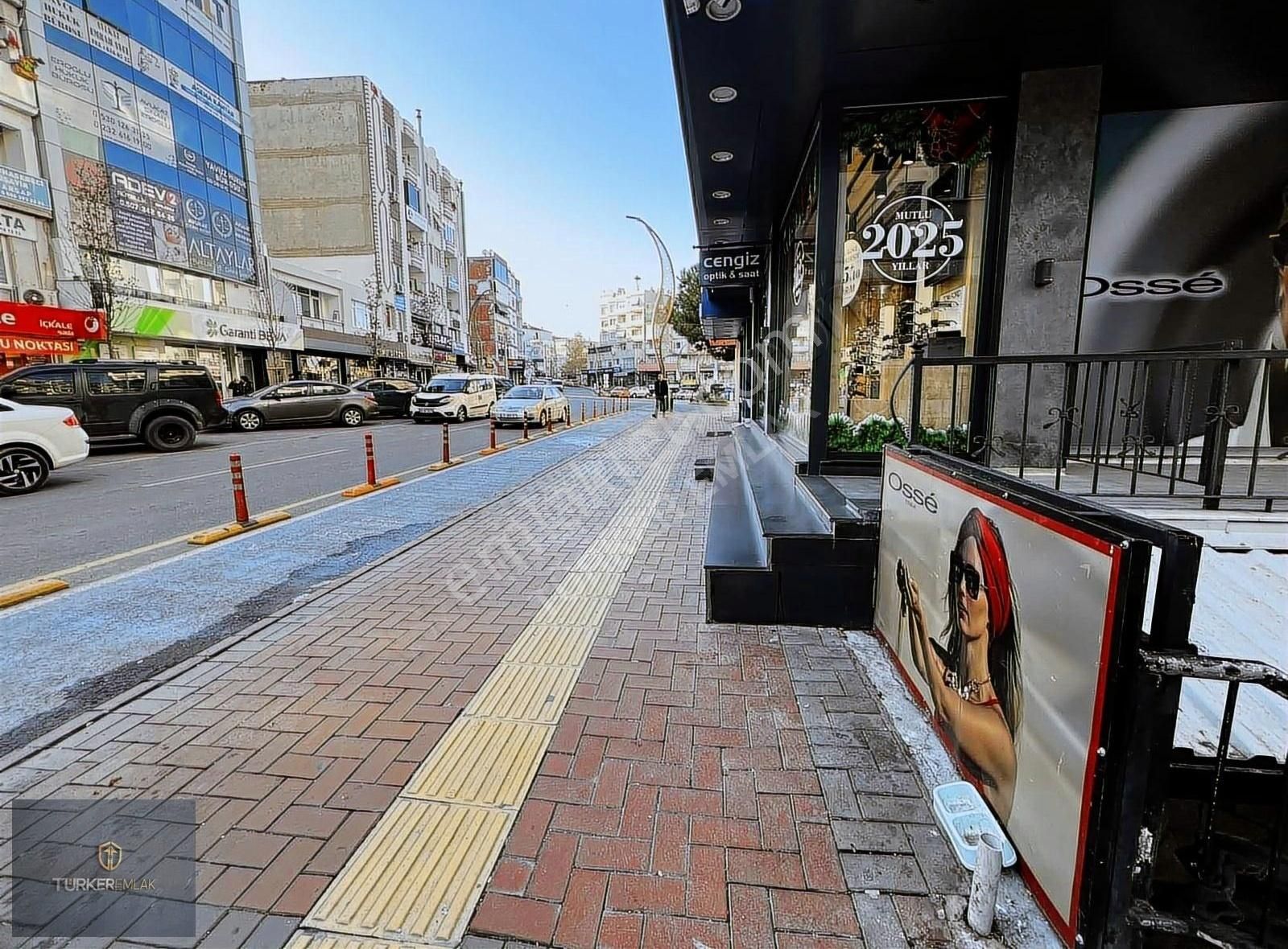 Aliağa Kazım Dirik Satılık Dükkan & Mağaza Türker Emlak-istiklal Cad. Üzerinde Acil Satılık 150m² Dükkan