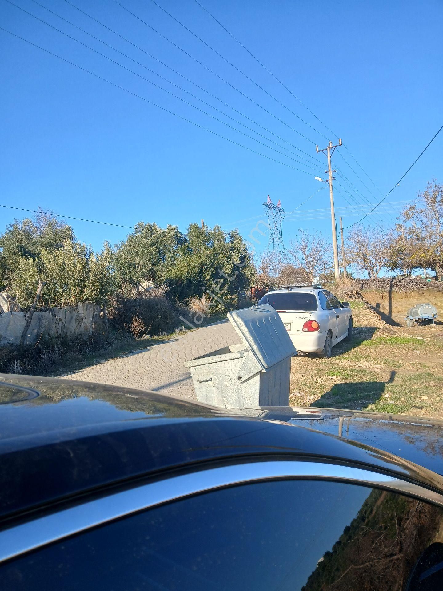 Köy İçi Yolu Suyu Elektriği Olan Hemen Ev Yapmaya Uygun Köy İçi Arsa - Görsel 4