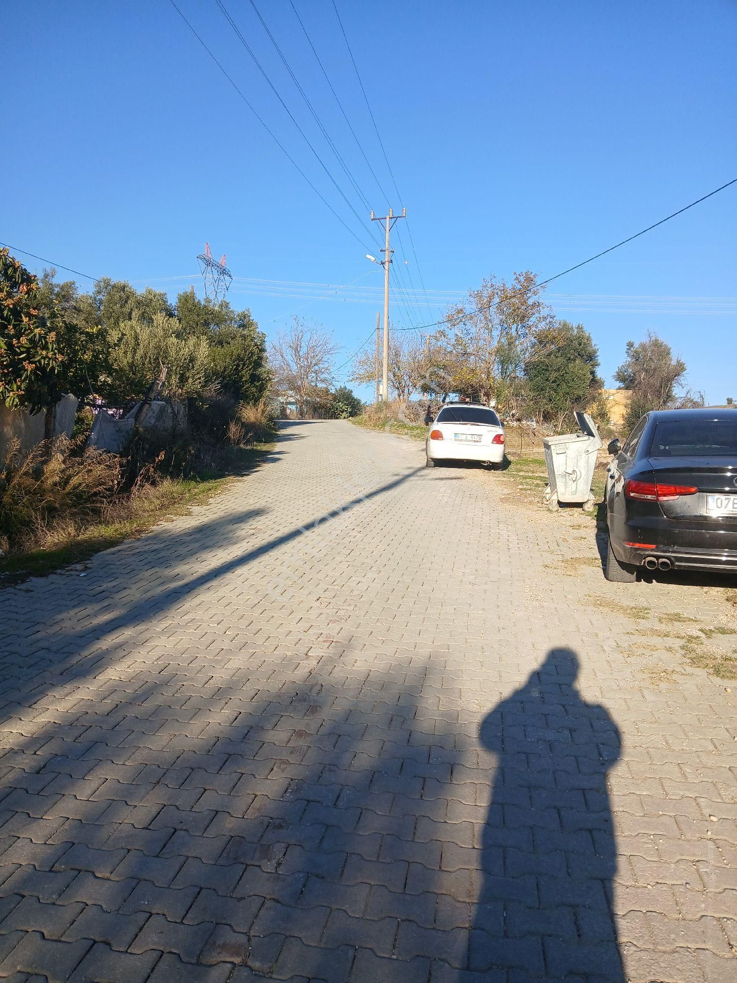 Köy İçi Yolu Suyu Elektriği Olan Hemen Ev Yapmaya Uygun Köy İçi Arsa - Görsel 3