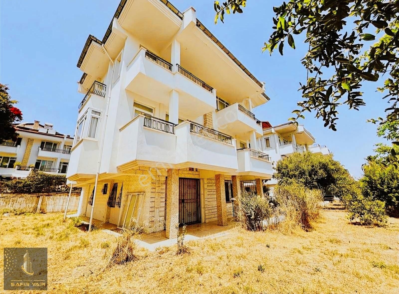 Muratpaşa Ermenek Satılık Villa Ermenek'te 588 Mt2 Arsa Alanı İçerisinde Harika Tripleks Villa