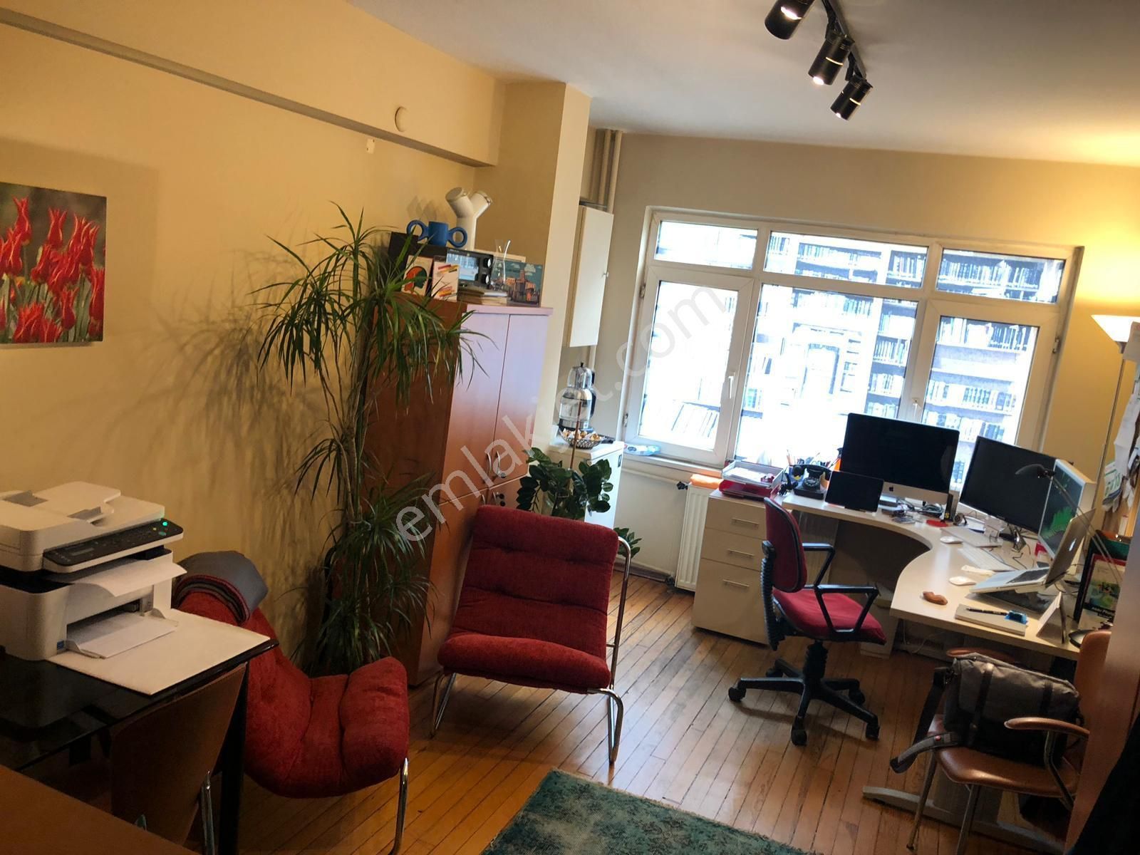 Şişli Mecidiyeköy Kiralık Ofis Mecidiyeköy Gülbağ Cadde Üzerinde Kiralık Büro Ofis Eşyasız