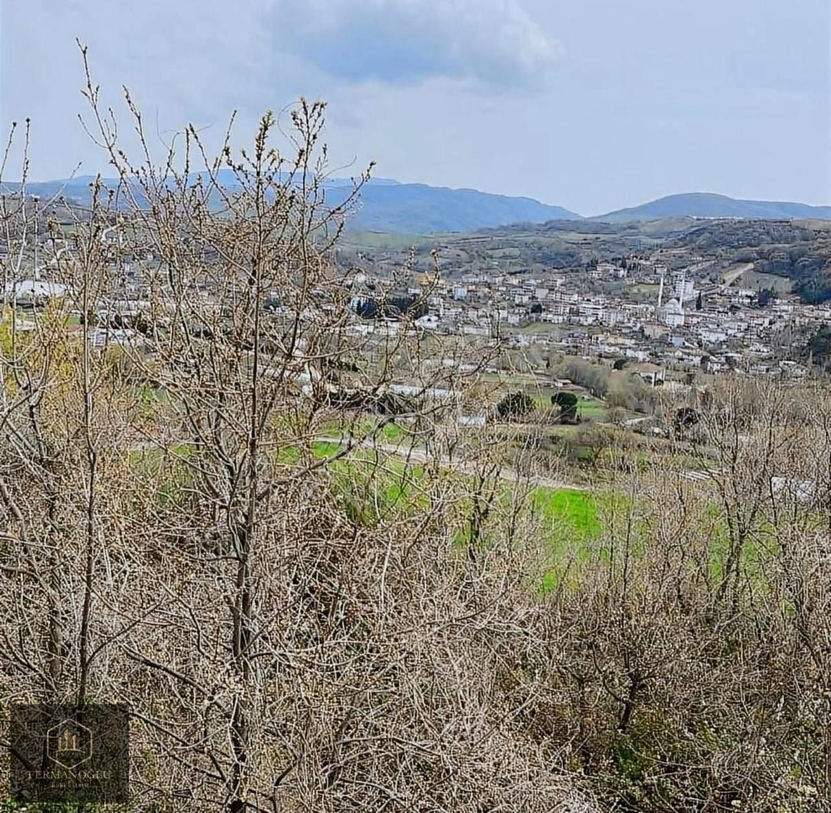 Yalova Merkez Hacımehmet Köyü Satılık Tarla Fermanoğlu Gayrimenkul'den Yatırıma Uygun 5.542 M2 * Tarla *