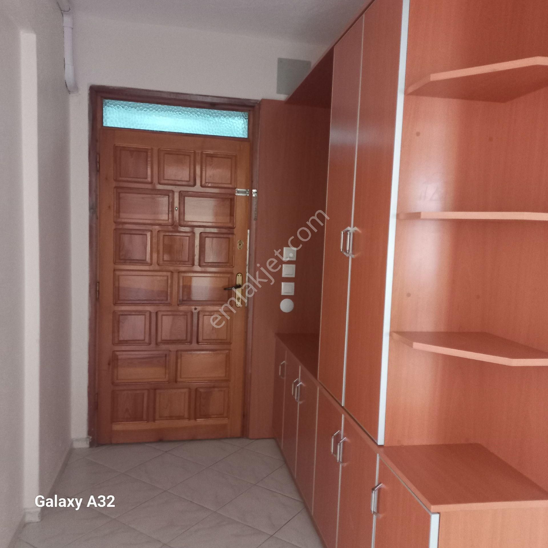 Salihli Cumhuriyet Kiralık Daire Çınarlı Caddesi Geniş Ferah