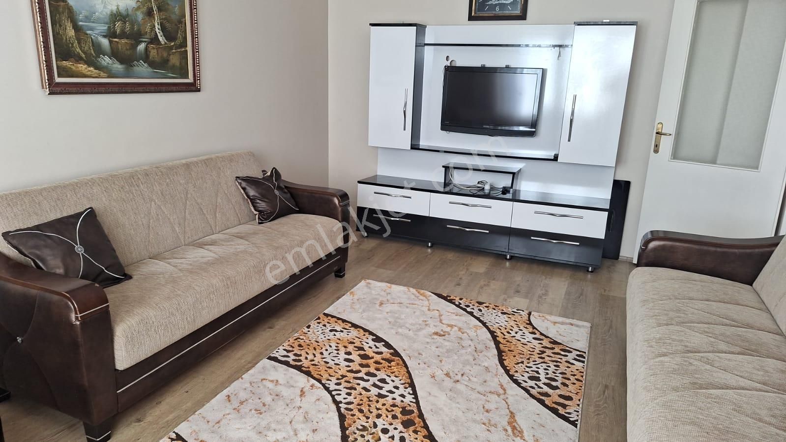 Adapazarı 15 Temmuz Camili Kiralık Daire Şükran Gayrimenkul'den 15 Temmuz Camilide Eşyalı Kiralık Daire