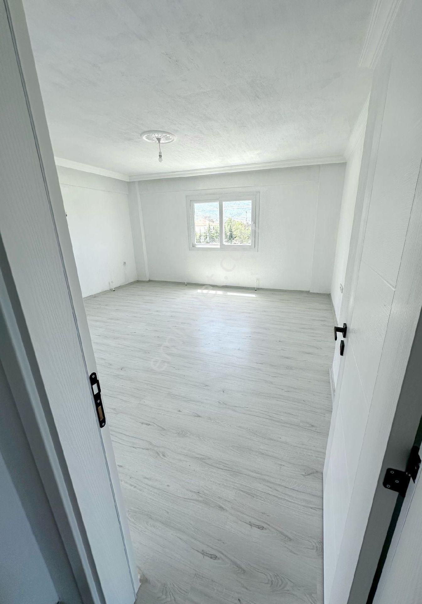 Çalıcada Kiralık Geniş 2+1 Daire - Görsel 4