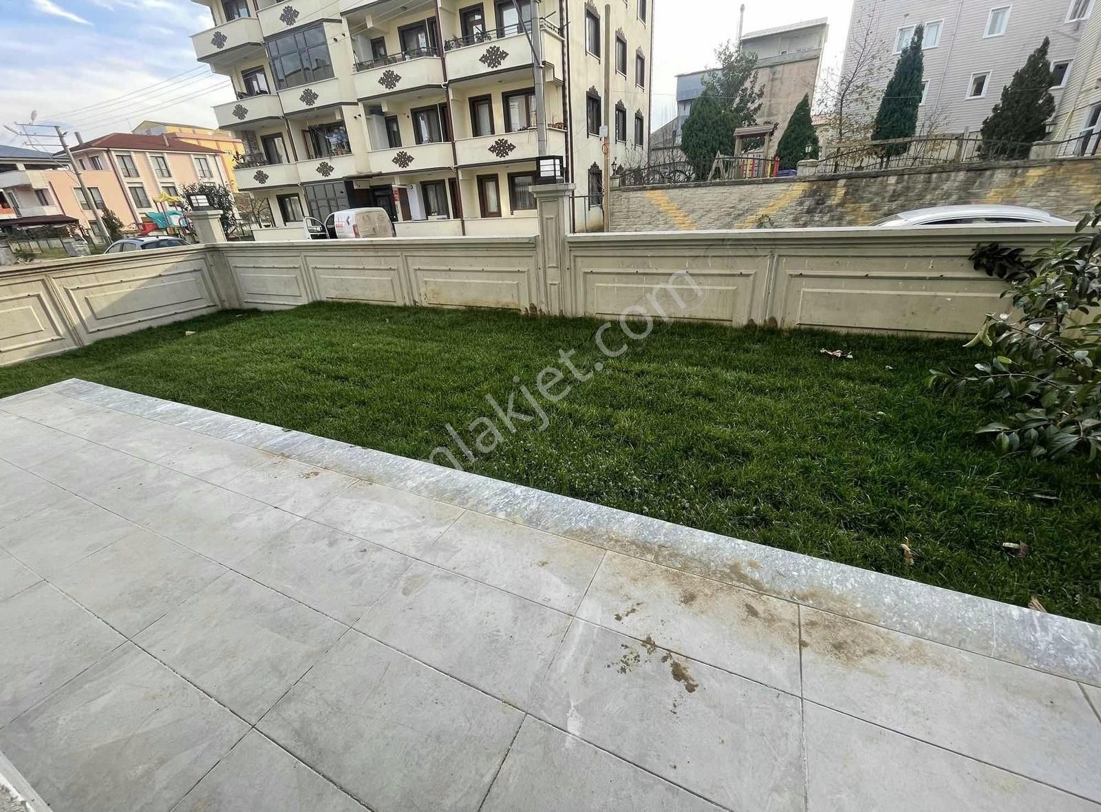 Kocaali Yayla Satılık Daire Denize Yürüme Mesafede 70m2 Bahçe Kullanımlı Yerden Isıtma Daire