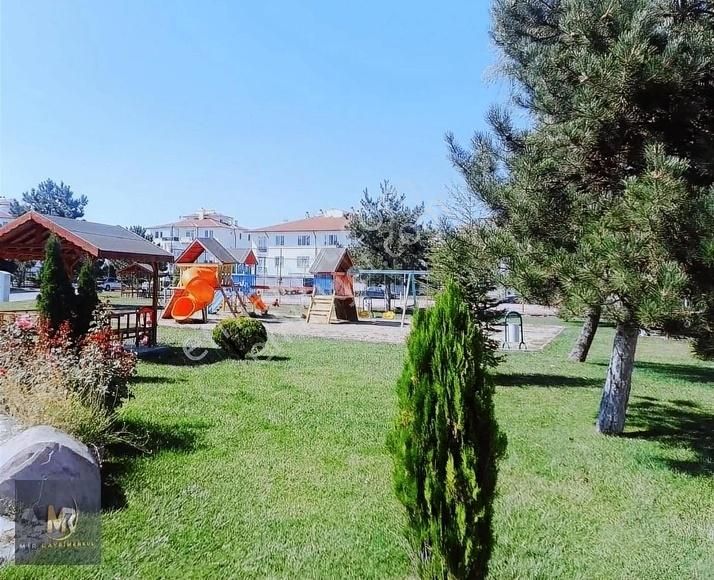 Tepebaşı Muttalip Orta Kiralık Daire Ovaevleri Siteiçi Havuzlu-güvenlikli Geniş Kiralık 2+1 Boş Daire