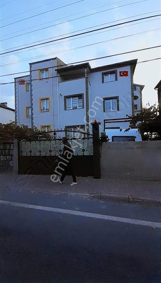 Melikgazi Mimarsinan Satılık Villa Acil Satılık Mimarsinan Kasabasında Üç Katlı Villa