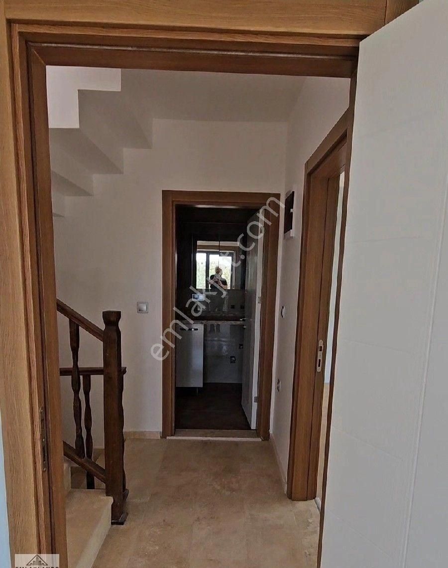 Edremit Çamlıbel Deniz Tarafında Satılık Villa - Görsel 15