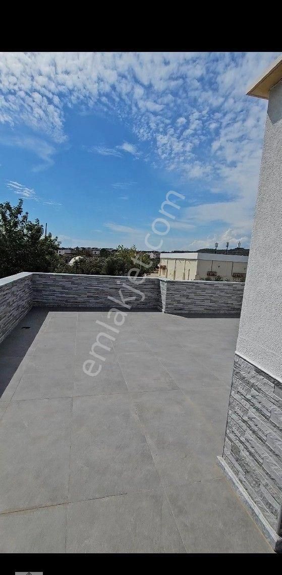 Edremit Çamlıbel Deniz Tarafında Satılık Villa - Görsel 8