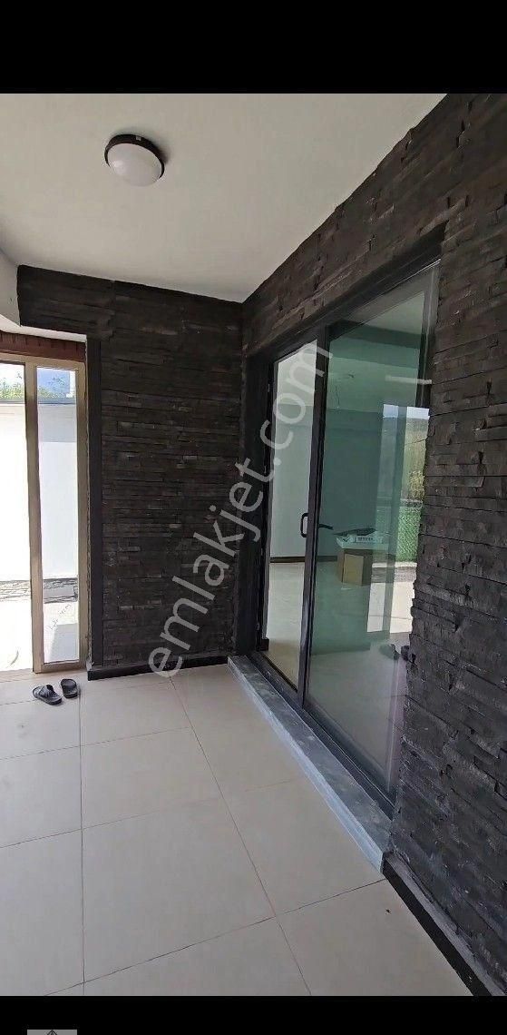 Edremit Çamlıbel Deniz Tarafında Satılık Villa - Görsel 23