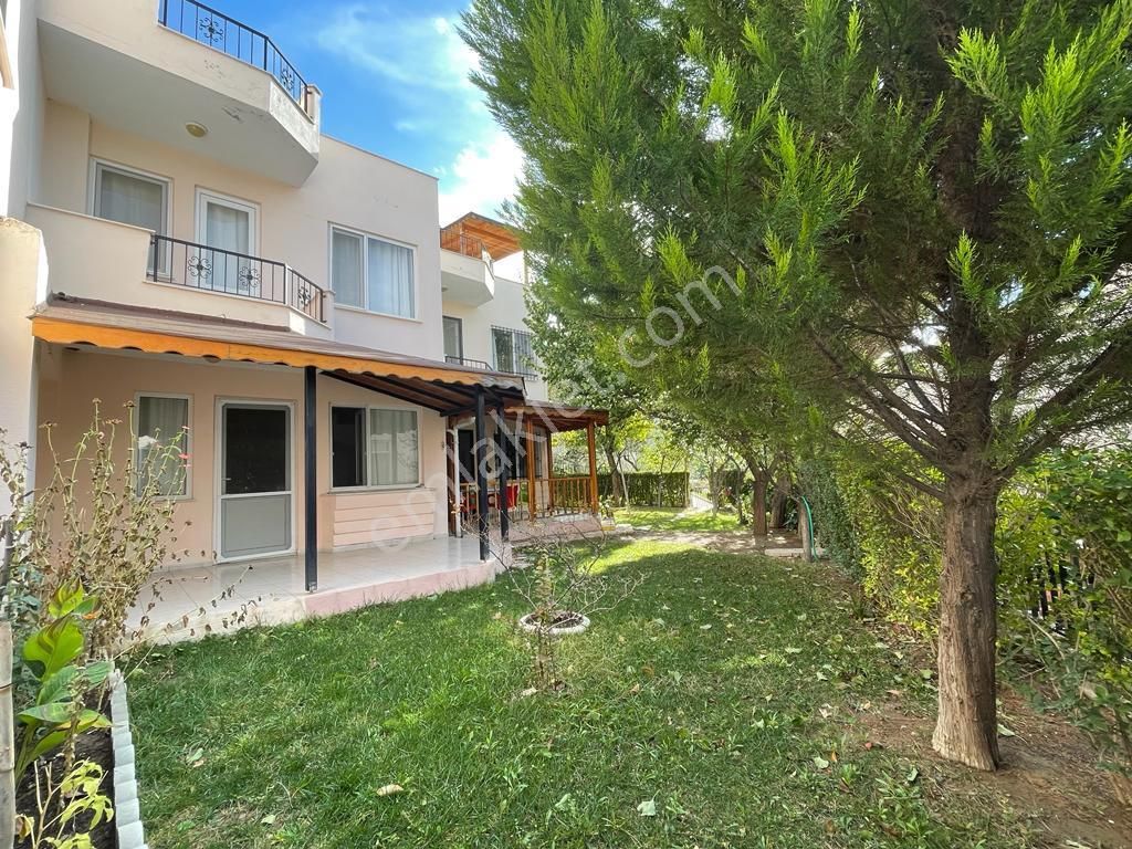 Burhaniye Pelitköy Satılık Villa ✨akçay Ay Emlak'tan✨pelitköy'de Perguleli Amerikan Mutfaklı Satılık 3+1 Yazlık Villa