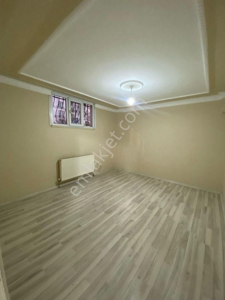 Esenyurt Yeşilkent Kiralık Daire Geniş M2 Bahçekatı 2+1 Kiralık Daire