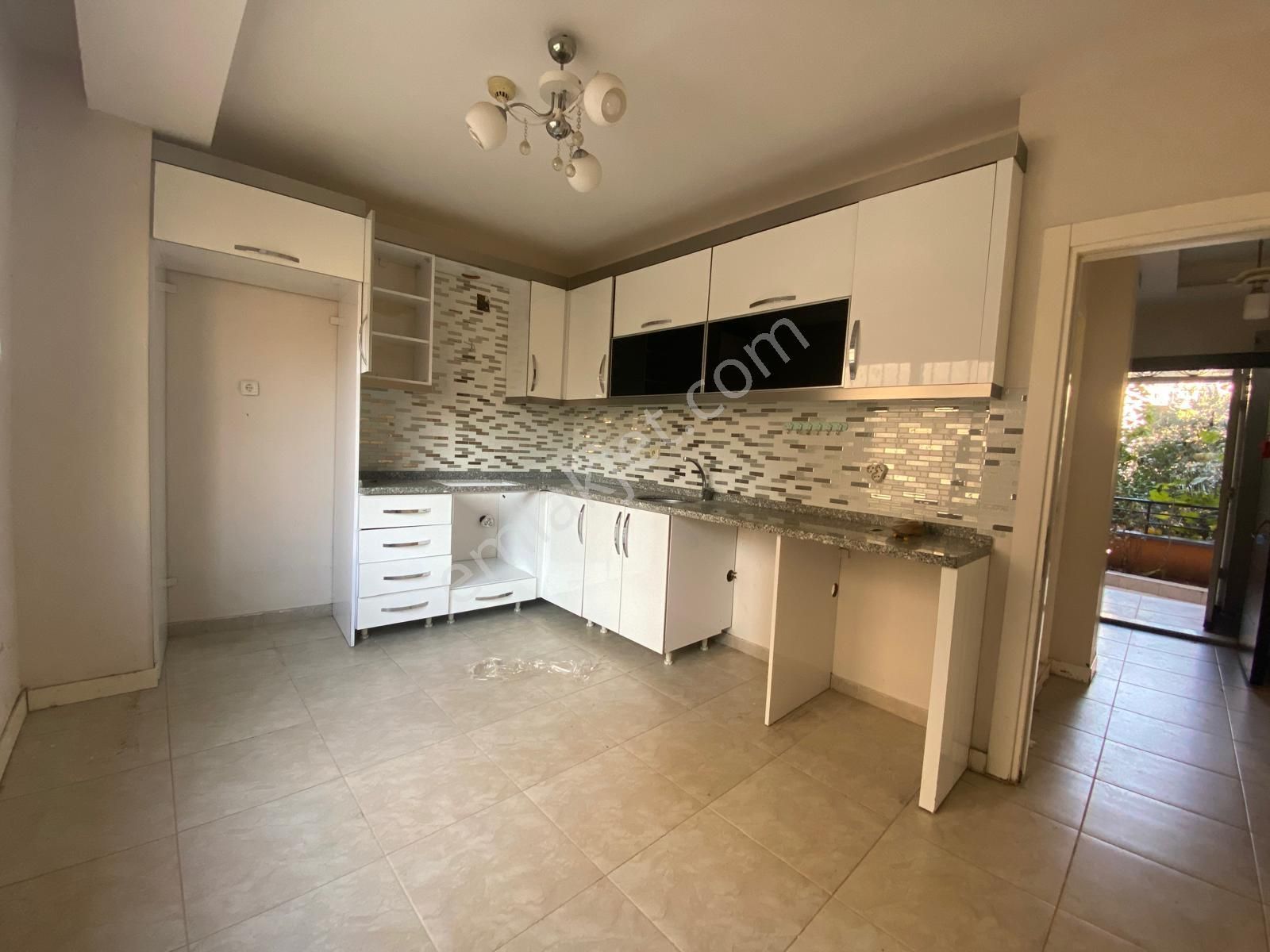 Mersin Yenişehir Akkent Mah. Bağımsız Mutfaklı 1+1 Kiralık Daire - Görsel 9
