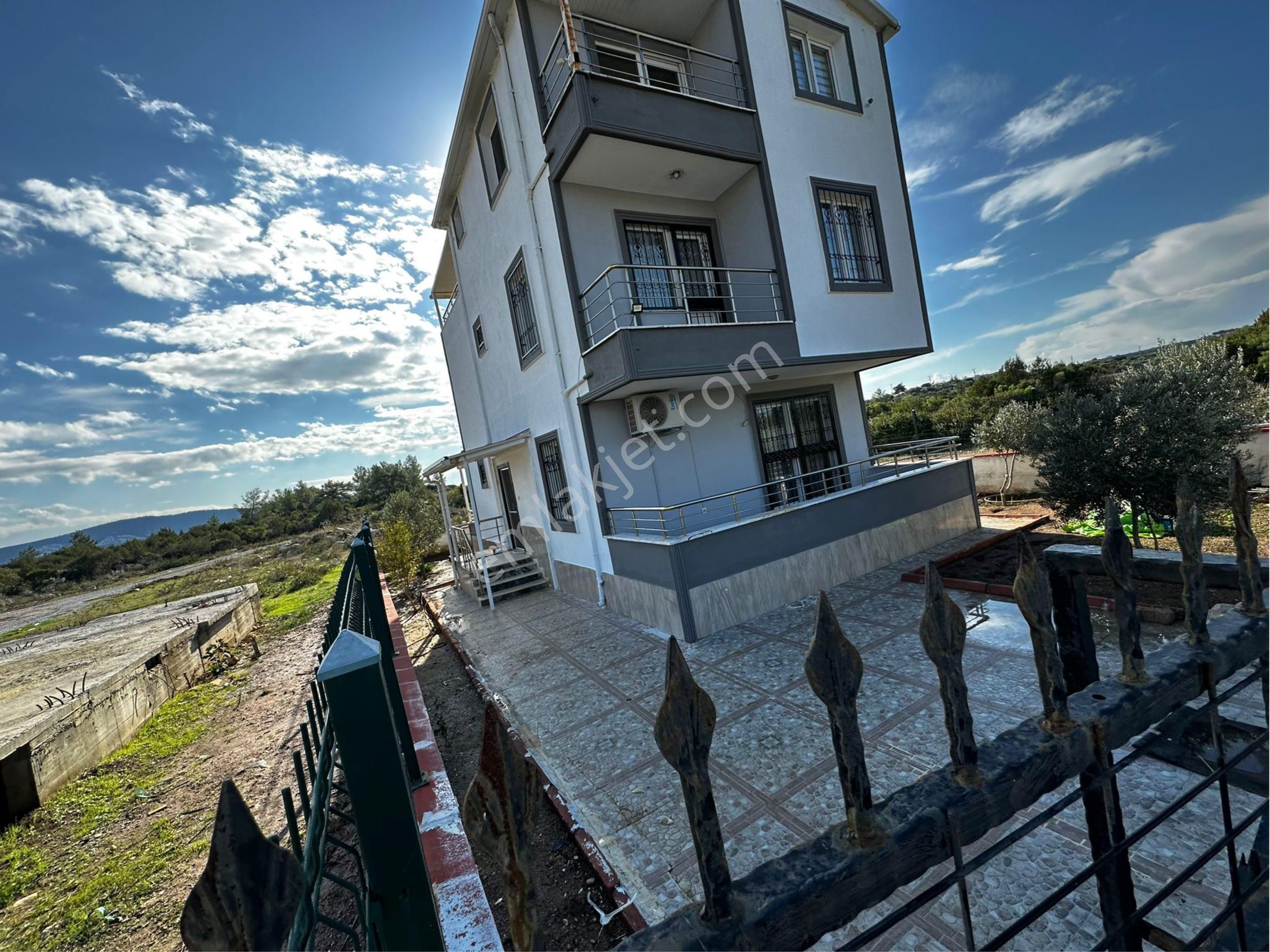 Didim Fevzipaşa Satılık Villa ⚡️⚡️acil Satılık 4+1 Villa Tam Mistalil Doğa İle İçiçe Plaja 900 Mt.⚡️⚡️