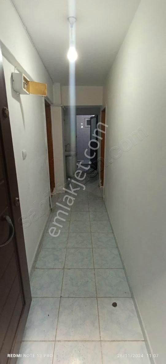 Esenler Havaalanı Kiralık Daire Özgür İnşaat Havaalanı Mahallesinde Bekara Uygun Giriş Kat 1+1