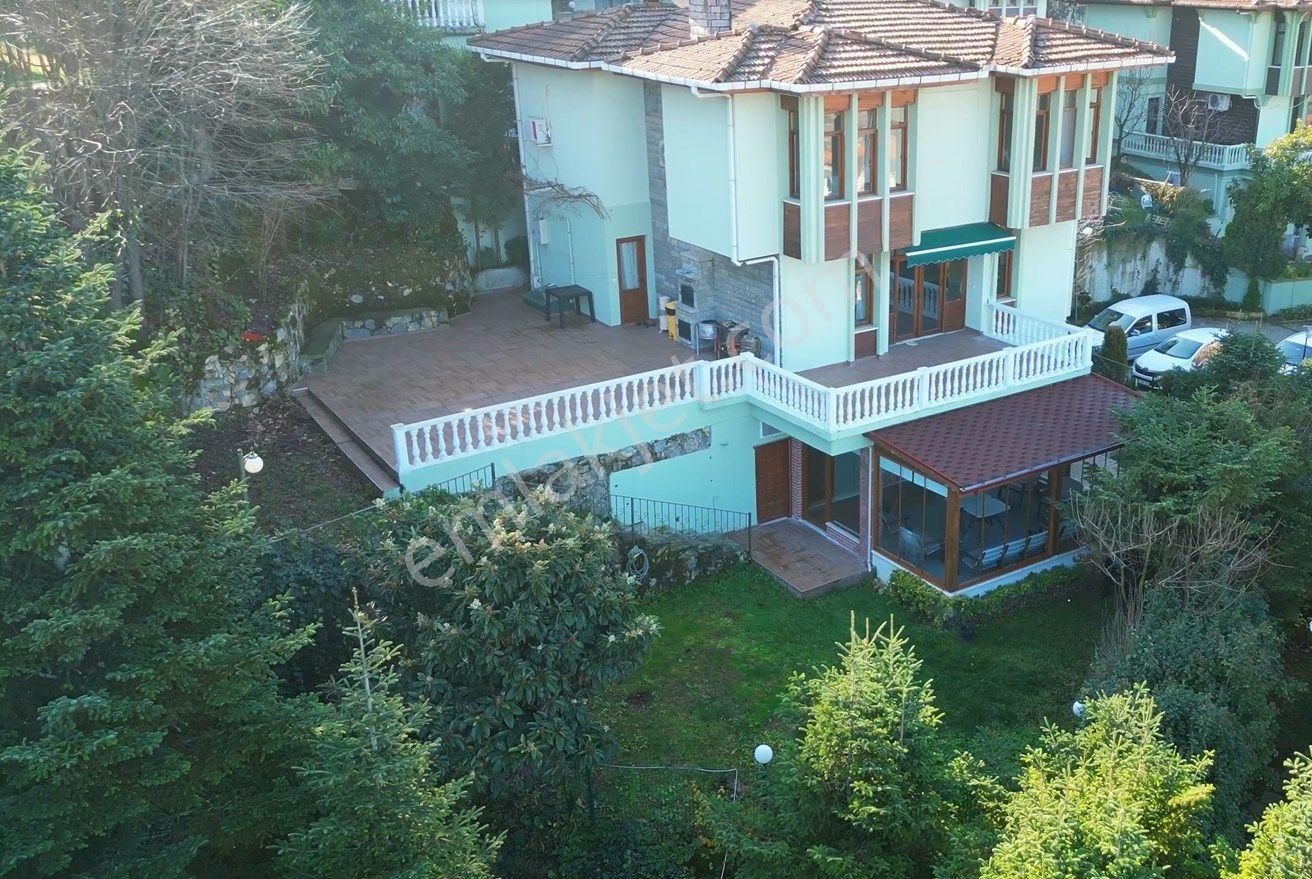 Sapanca Gazipaşa Satılık Villa Sapanca'da Site İçinde Göl Manzaralı Satılık Müstakil Villa..