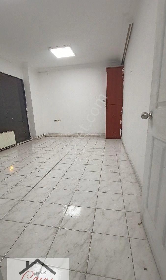 Yenimahalle Demetevler Kiralık Dükkan & Mağaza Demetevler, Prof.turan Güven Cad. ,yapılı ,kombili ,mutfak Ve Tuvaletli