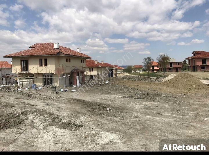 Silivri Çanta Balaban Satılık Daire Kelepir Villa Sitesi İçinde 1500m2 Arsa+4+1 250m2 Triplex Natamam Villa