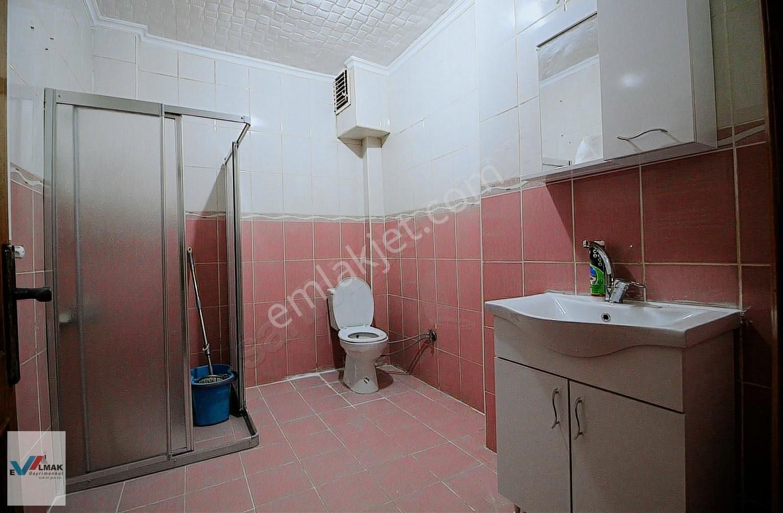 Küçükçekmece İnönü Kiralık Daire Evalmak'ta İnönü Mah.de 2+1 Kiralık Daire