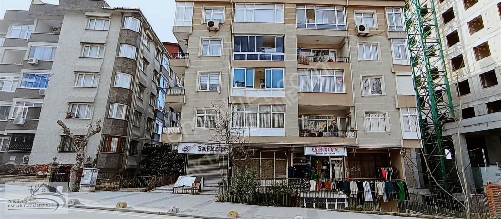 Küçükçekmece Cumhuriyet Satılık Daire Satılık 3+1 Daire Cumhuriyette