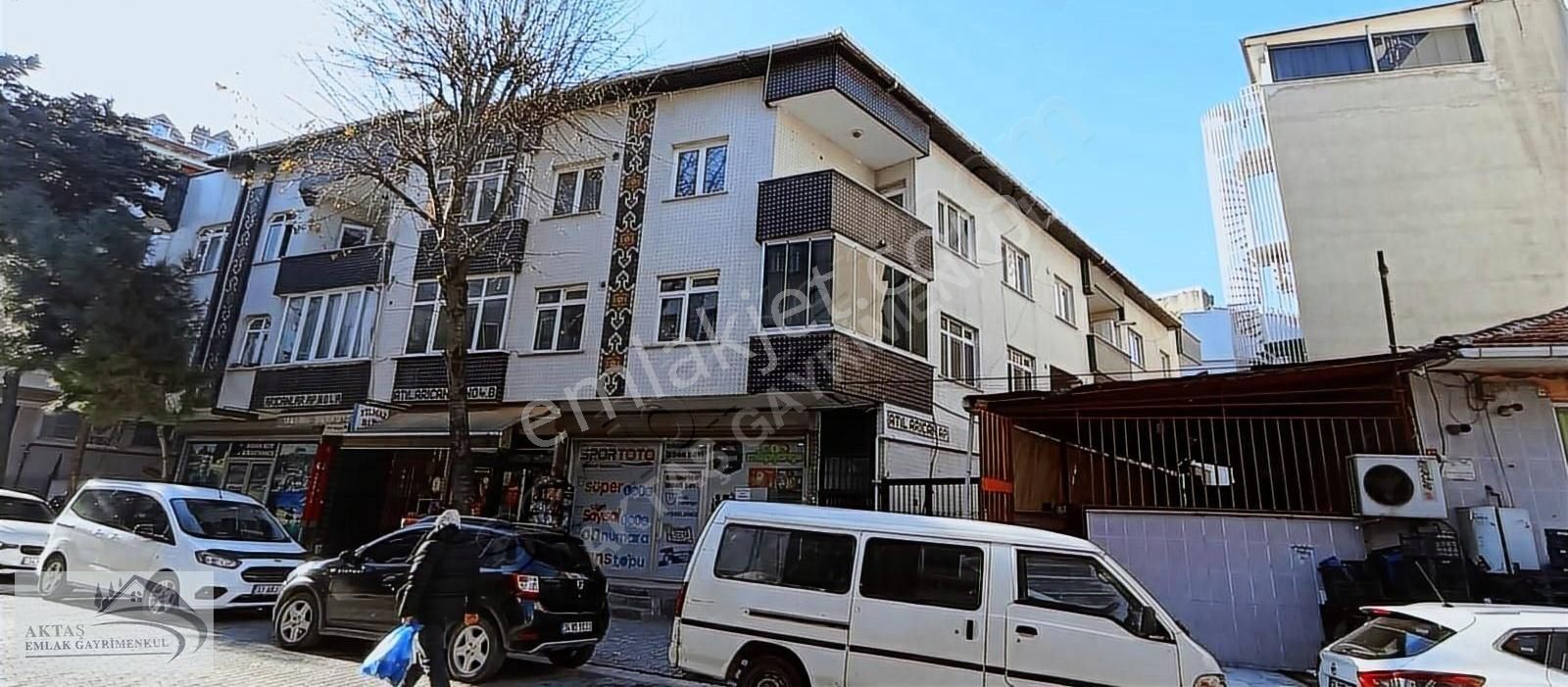 Küçükçekmece Kanarya Kiralık Daire Kanaryada Merkezde 3+1 Daıre Kıralık