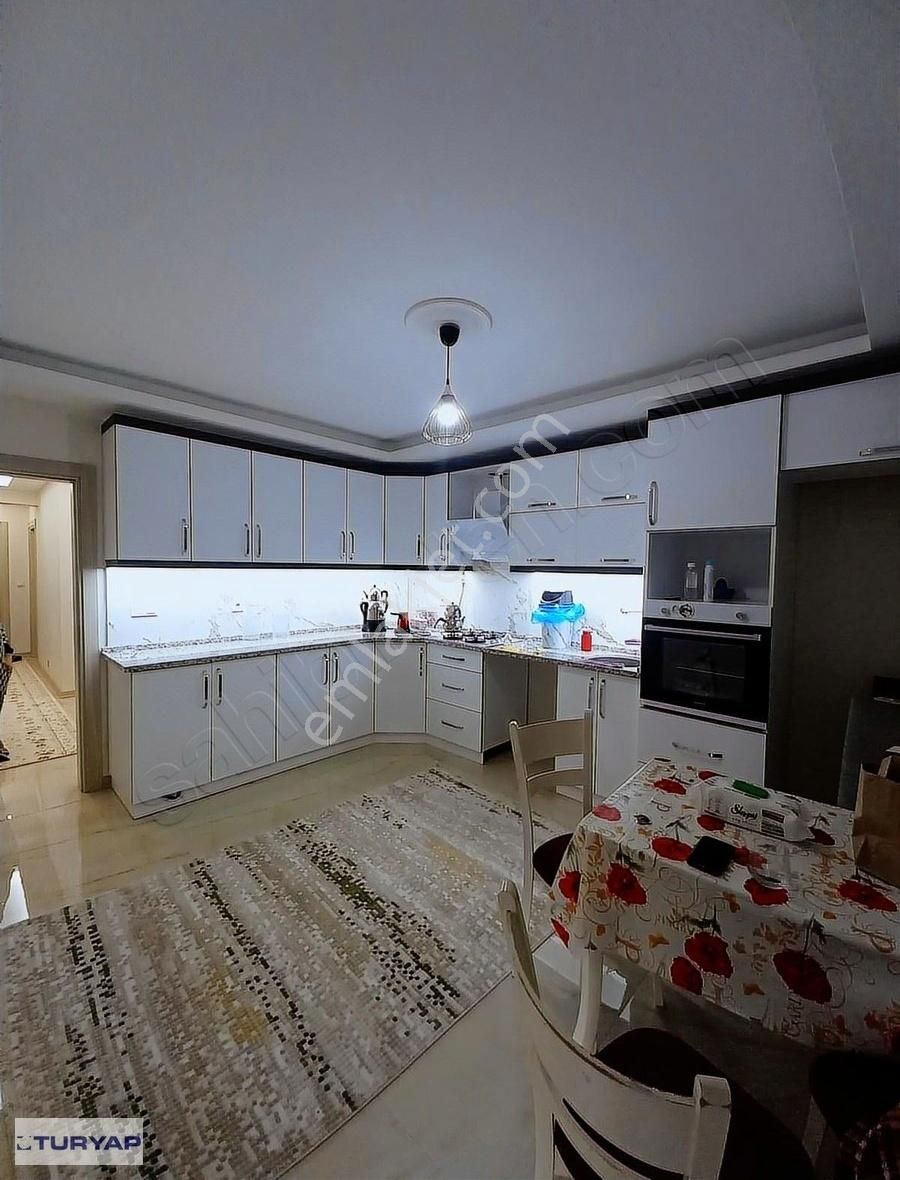 Buca Fırat Satılık Daire Fırat Mah. 180 M2 Ebeveyn Banyolu 1 Yaşında 4+1 Satılık Daire