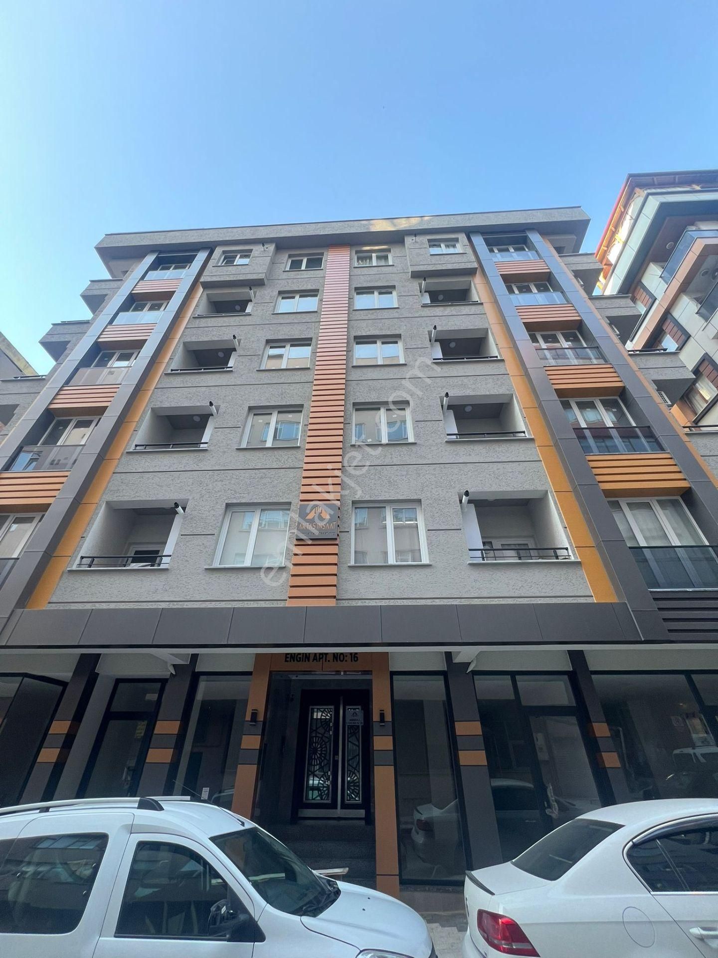 Bahçelievler Hürriyet Satılık Daire Tutar Dan E-5 Dibinde Süper Lokasyonda 5+1 140 M2 Sıfır Dublex