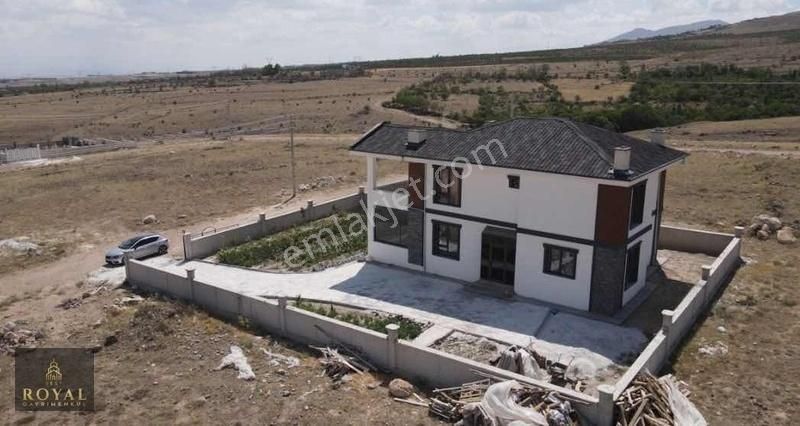 Niğde Merkez Hançerli Köyü Satılık Villa Royal'den Hançerlinin Girişinde Full Yapılı 5+1 Ultra Lux Villa