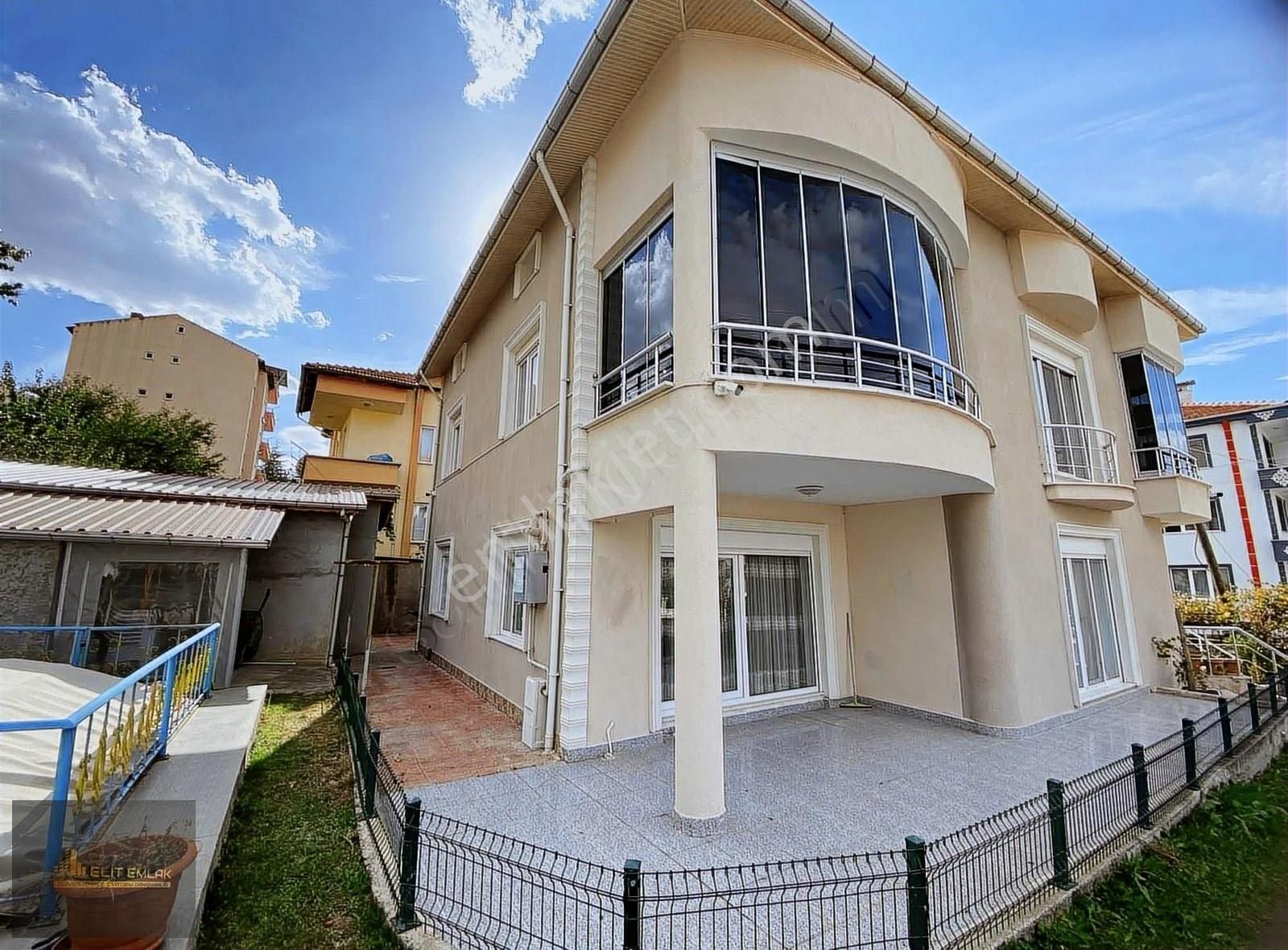 Sandıklı Fatih Satılık Villa Elit Emlak Tan Satılık Villa